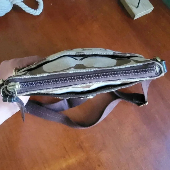 Coach Signature Stripe Swingpack Khaki Brown Jacquard and Patent Leather F48806 - Picture 10 of 13